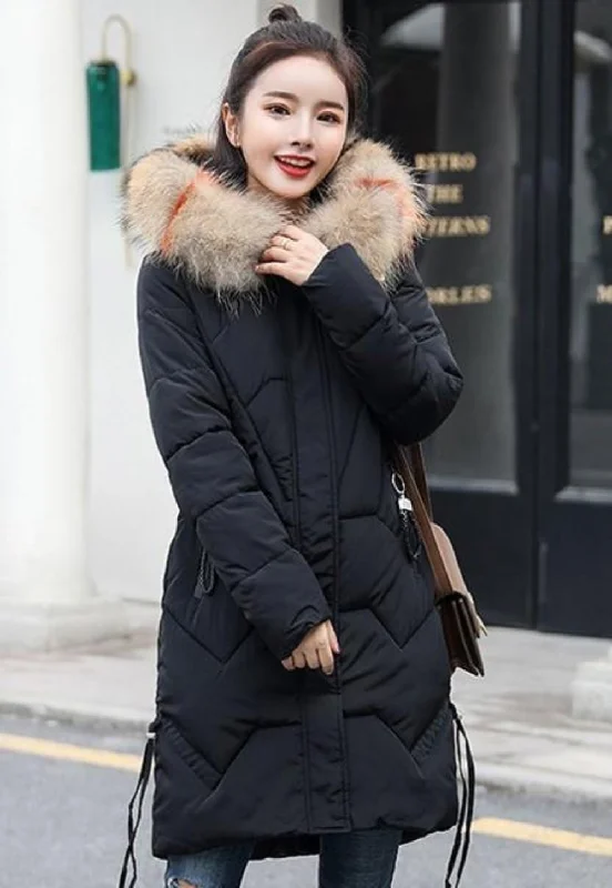  Women's Holiday OutfitWomens Classic Black Casual Puffer Coat with Faux Fur Hood