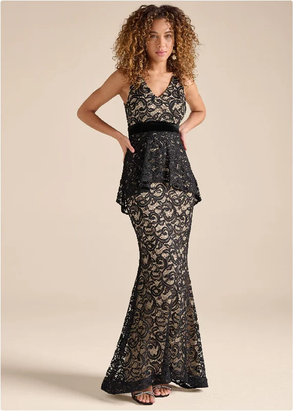  Women's Outdoor AttireTiered Lace Gown - Black