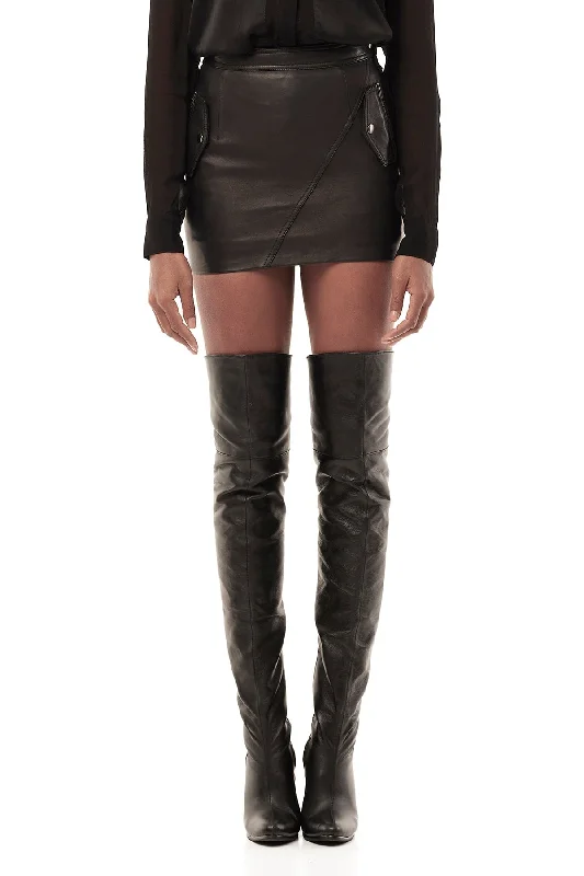  Chic Style DiscountsLEATHER MINI SKIRT IN BLACK