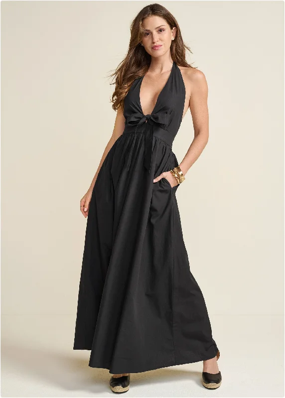  Women's Evening Wear AttirePlunging Halter Maxi Dress - Black