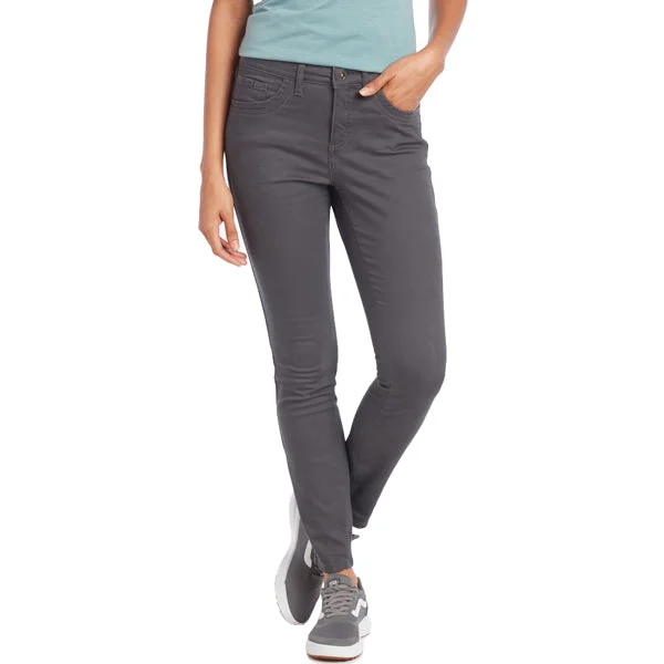  Women's Stylish Vacation AttireWomen's Kontour Skinny