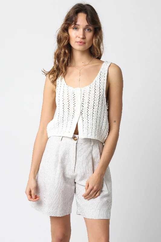  Women's Weekend OutfitWhite Sweater Tank