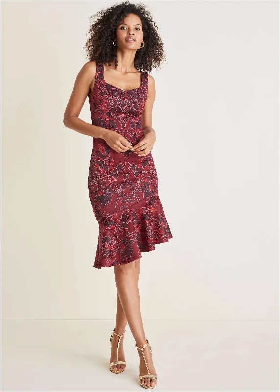  Sophisticated Style OffersRuffle Trim Detail Dress - Nouveau Tapestry