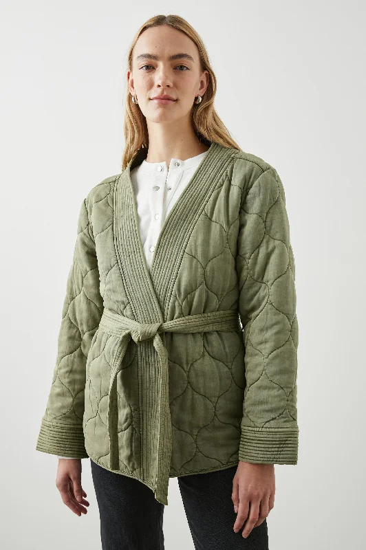  Women's Effortless Casual OutfitMONTEREY JACKET - WASHED OLIVE