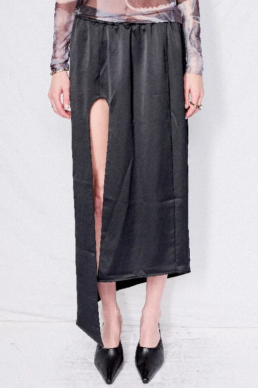  Modern Women's ApparelOnyx Oval Slit Skirt