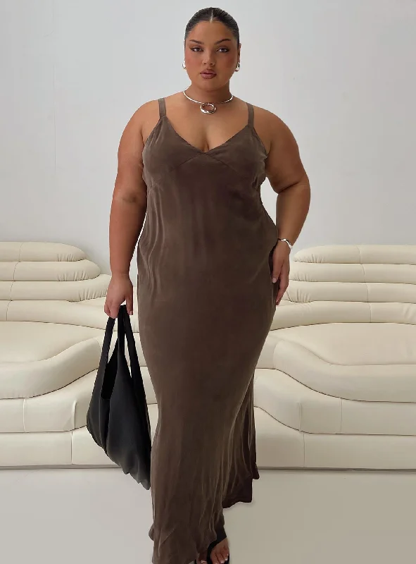  Women's Work ApparelLaurette Maxi Dress Brown Curve