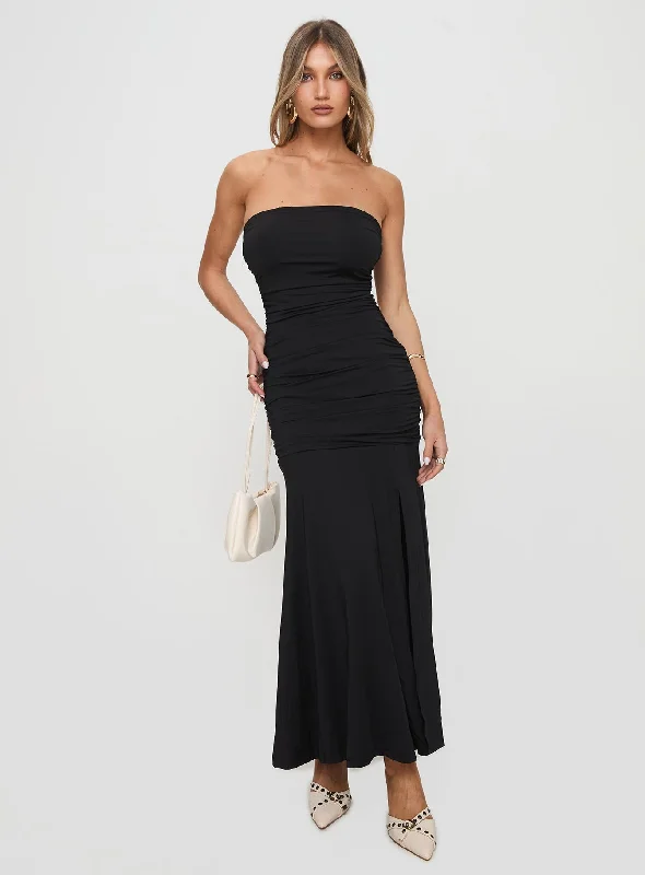  Vintage-Inspired Women's ClothesCaymus Strapless Maxi Dress Black